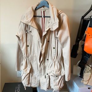 Beige Utility Cargo Jacket with Hood – Functional & Stylish